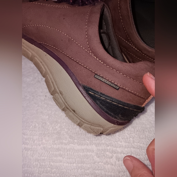 Clarks~Wavewalk Waterproof Leather Plum Walking Shoes Sneakers - Picture 3 of 15